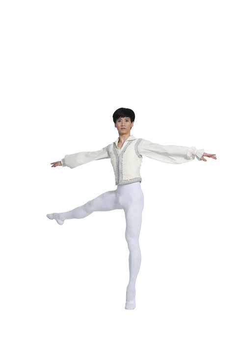 棚拍年轻男演员跳芭蕾舞|优图佳视